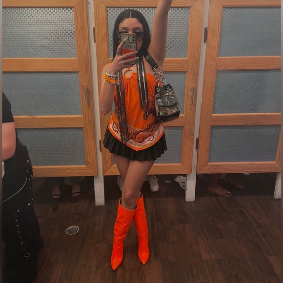 Meet your Posher, Mariel - Picture 6 of 6